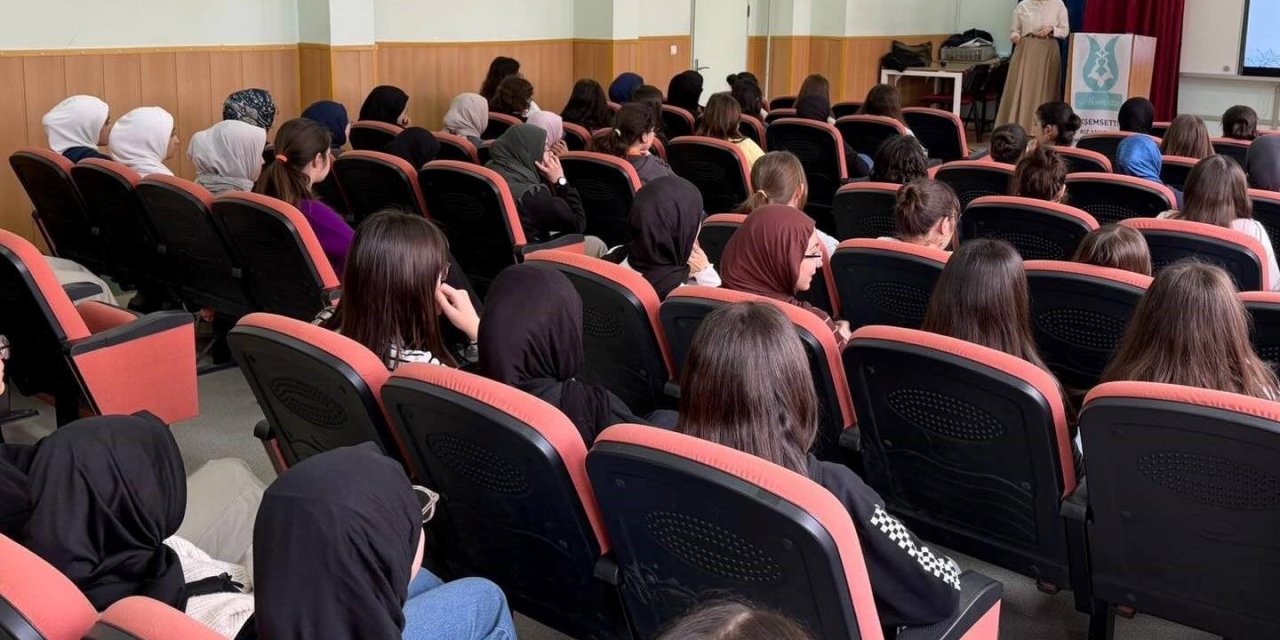 Kütahya Akşemsettin Kız AİHL’de motivasyon programı