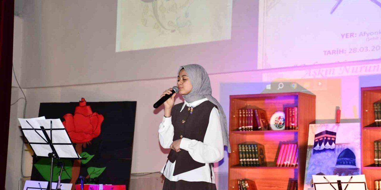 Gençlik Merkezlerinde şiir, ilahi ve anma etkinlikleri