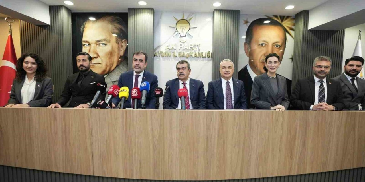 Bakan Tekin: "Sizin hayal edemediklerinizi biz gerçekleştiriyoruz"