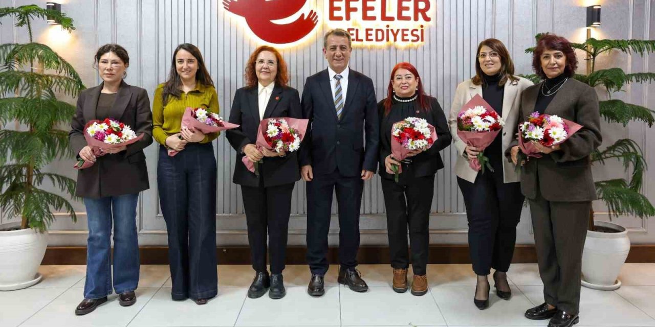 Başkan Yetişkin’den kadın meclis üyelerine anlamlı davranış