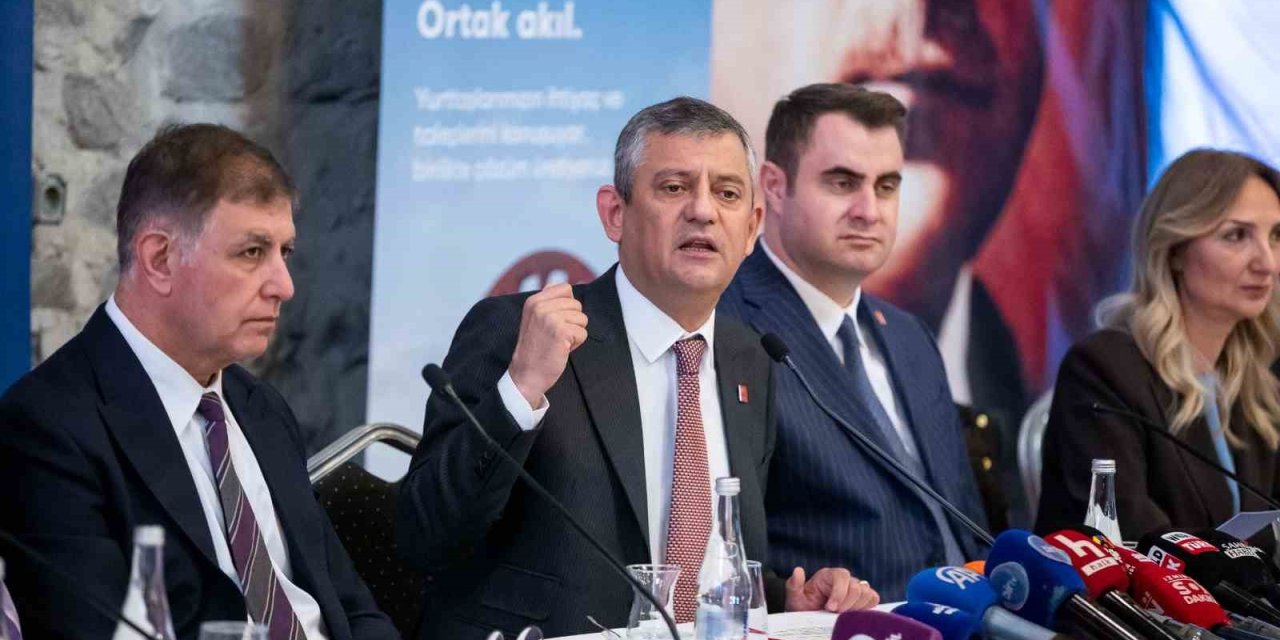 Özgür Özel’den Romanlara mecliste temsil ve bütçe sözü