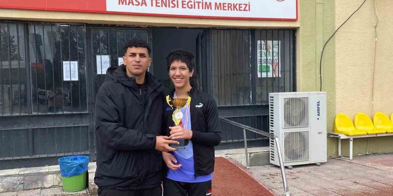 Aliağa’nın özel sporcularından çifte şampiyonluk