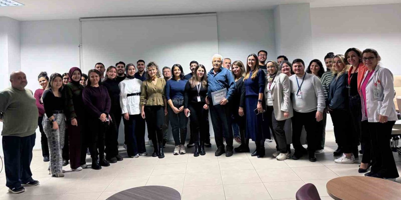 Hastanenin 40 yıllık emektarı için veda töreni