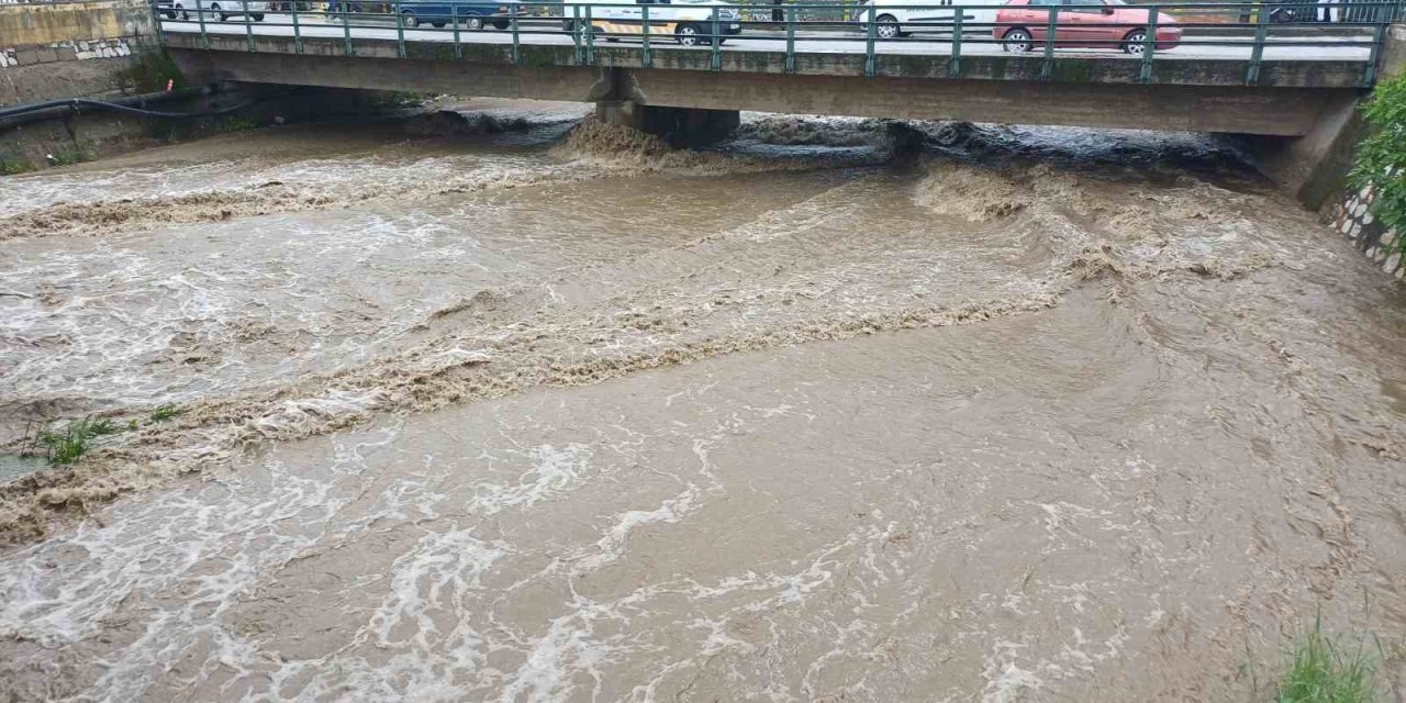 Tabakhane Deresi’nde sular yükseldi