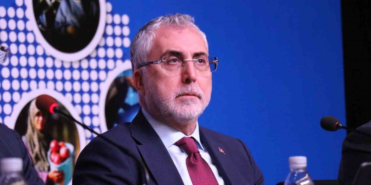 Bakan Işıkhan, gençleri heyecanlandıran müjdeleri ardı ardına verdi