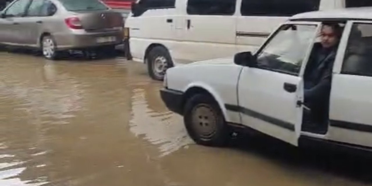 Ödemiş’te sağanak yağış hayatı olumsuz etkiledi