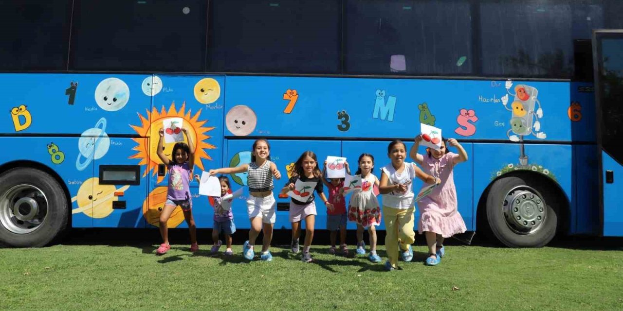 Nazilli’de çocuklara özel Mobil Oyun Otobüsü mahalle mahalle geziyor