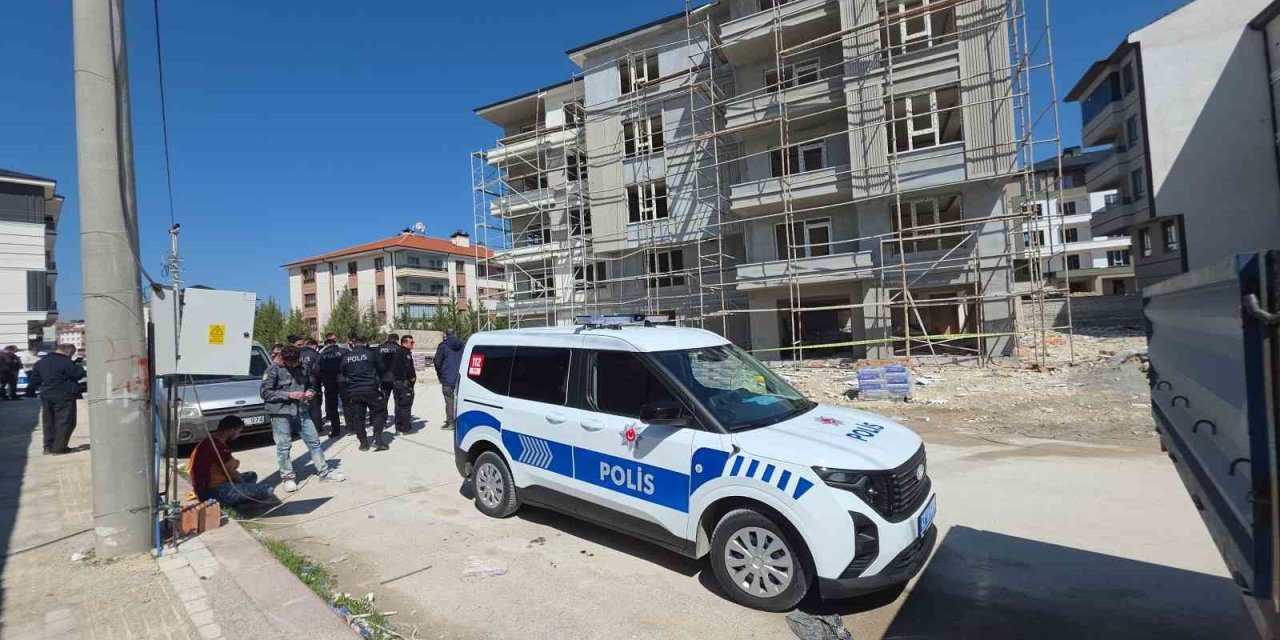 Kütahya’da iskele çöktü: 2 işçi yaralandı