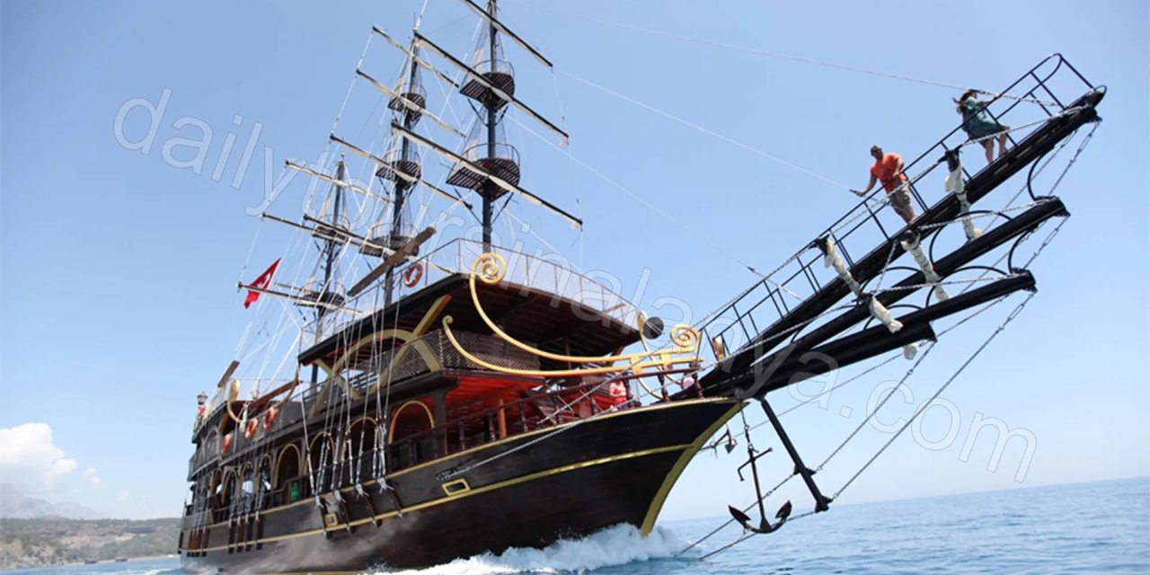 Exploring the Caves of Alanya A Boat Journey to Pirates, Lovers, and Phosphorus Caves