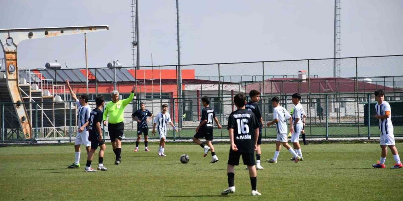 ’Yıldızlar Futbol Yarı Final Müsabakaları’ başladı