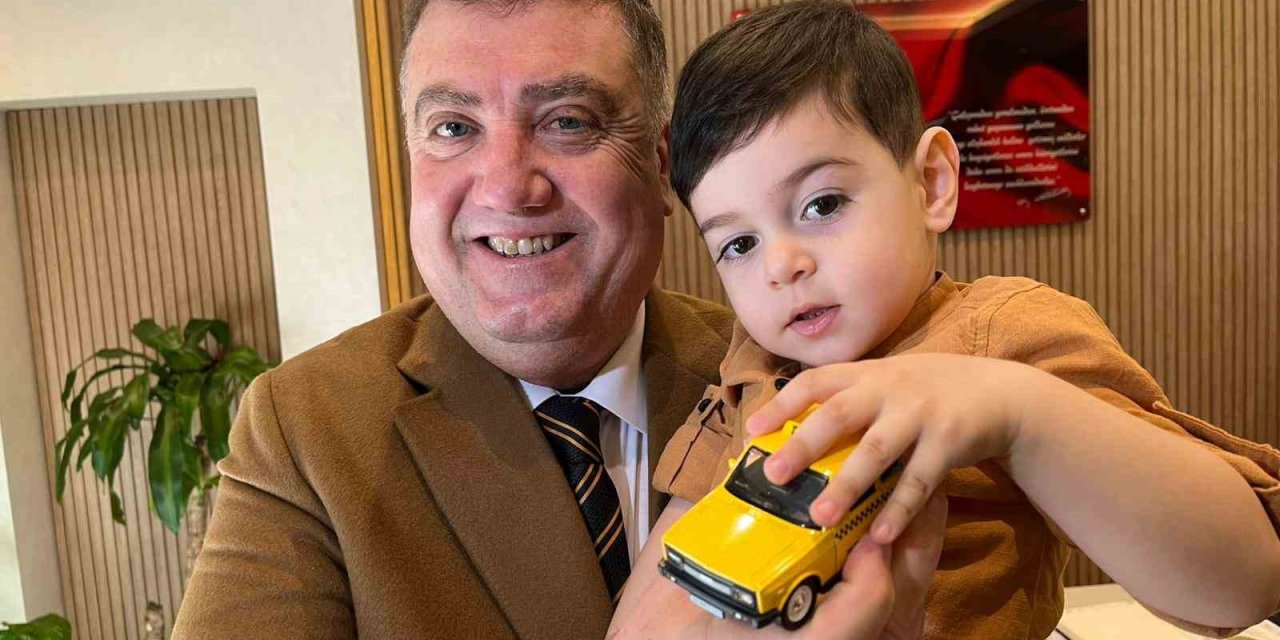 İzmirli taksicilerden DMD hastası Deniz Eymen için yardım seferberliği