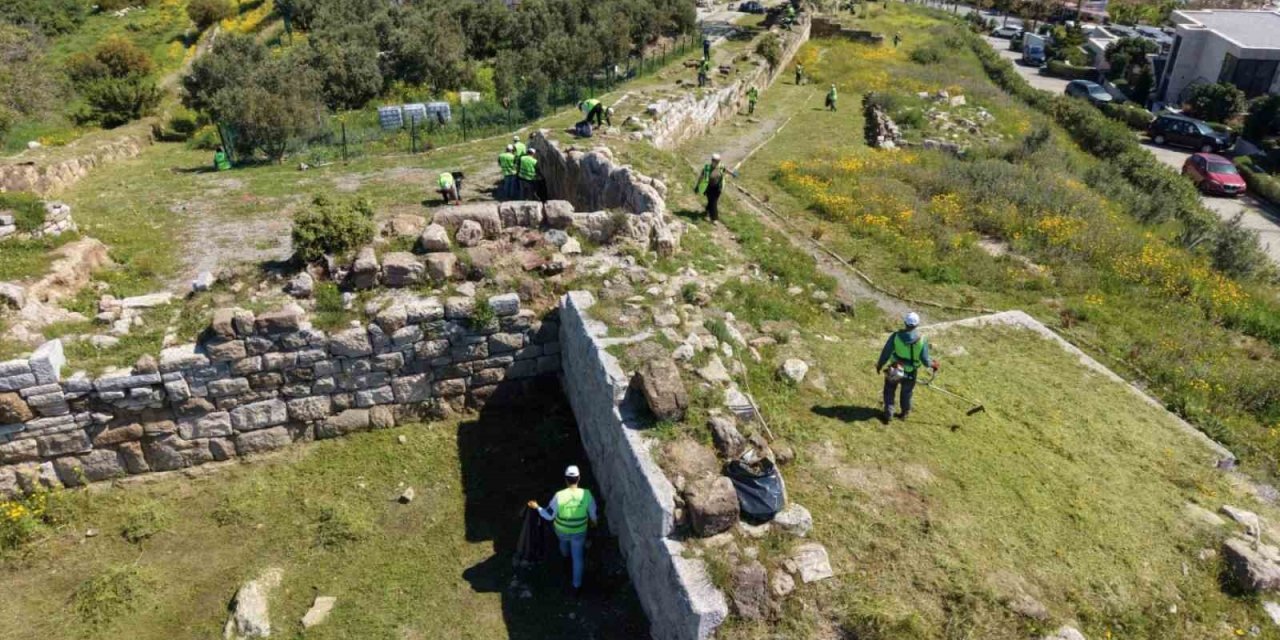 Tarihi surlarda kapsamlı temizlik çalışması