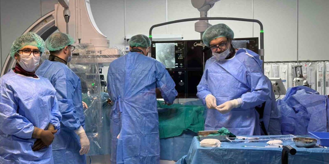 MEAH’ta kapalı sistemle yüksek riskli 4 hastanın kalp kapağı değiştirildi