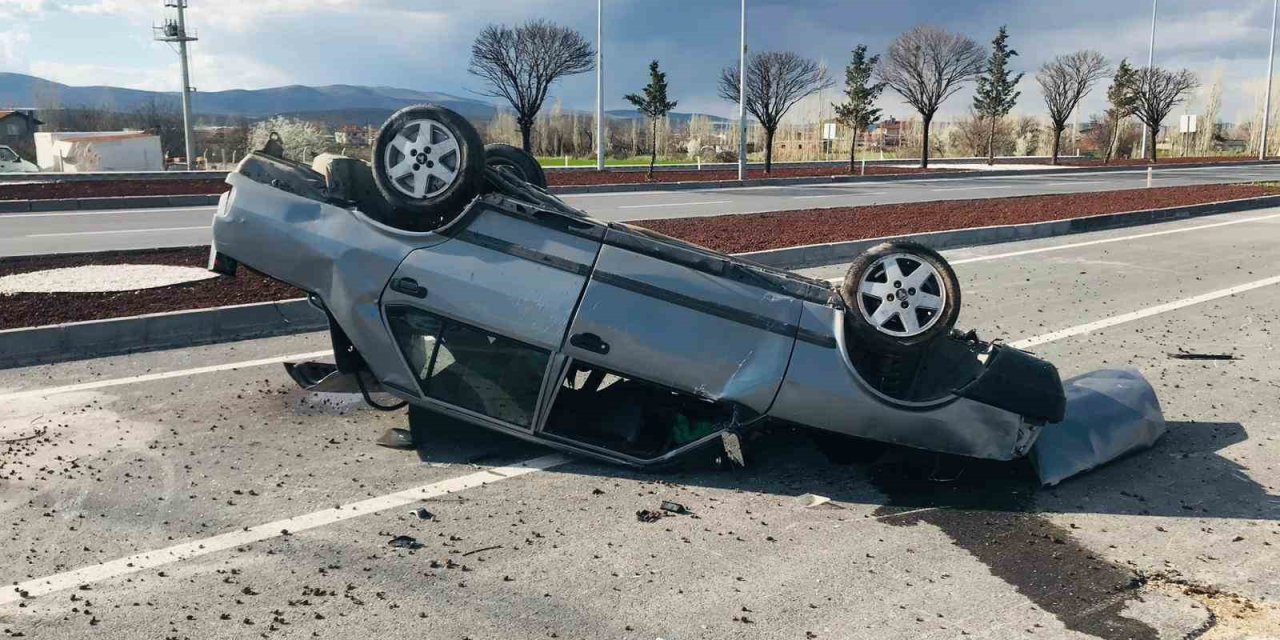 Görenleri dehşete düşüren kaza anbean güvenlik kamerasında