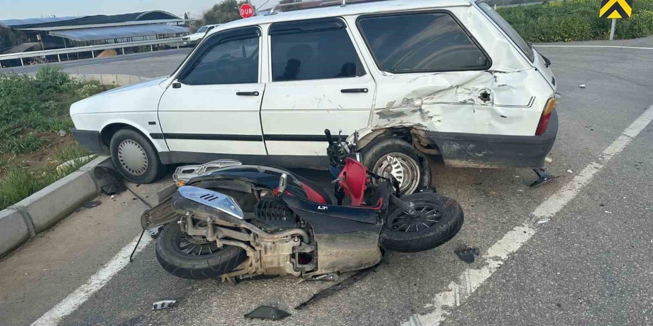 Otomobille çarpışan motosikletin sürücüsü hayatını kaybetti