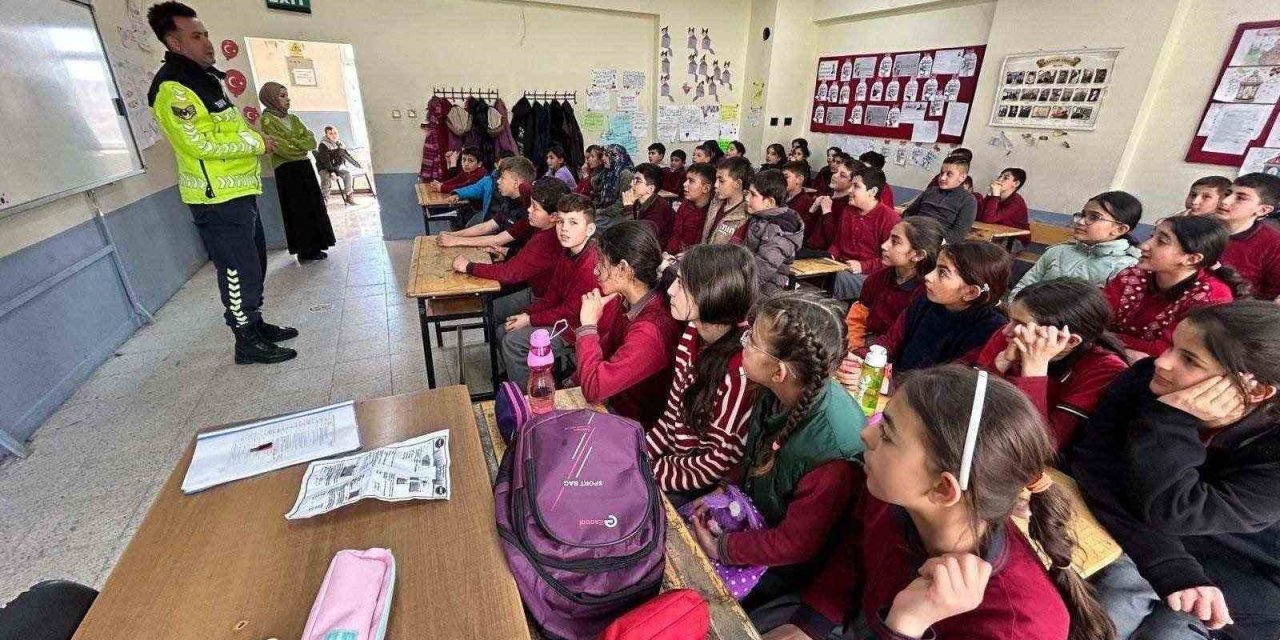 Jandarmadan 6 ilçede öğrencilere trafik eğitimi