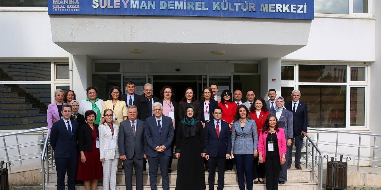 MCBÜ’de "21. yüzyılda kadın ve sağlık" konuşuldu