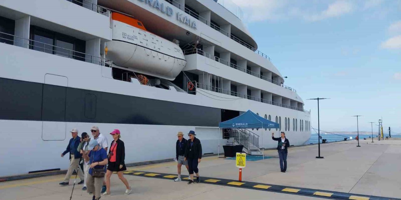 Bodrum’a 87 yolcusu ile geldi