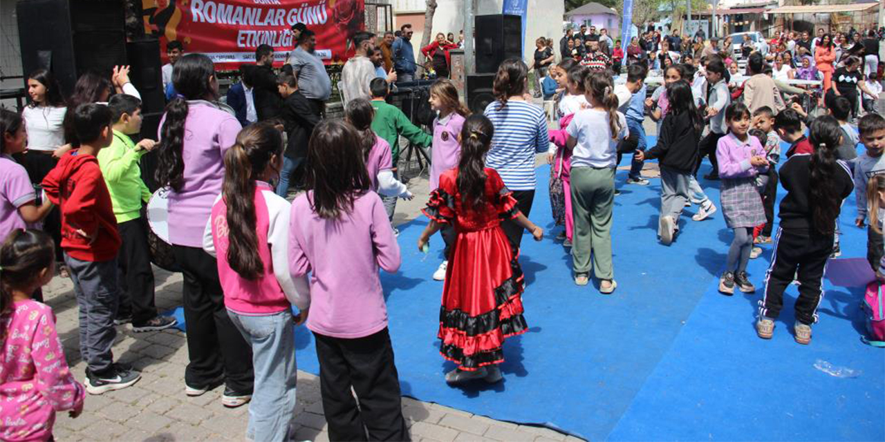 Aydın’da Dünya Romanlar Günü renkli görüntülerle kutlandı