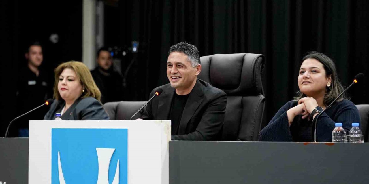 Aliağa meclisinde encümen ve komisyon üyeleri belirlendi