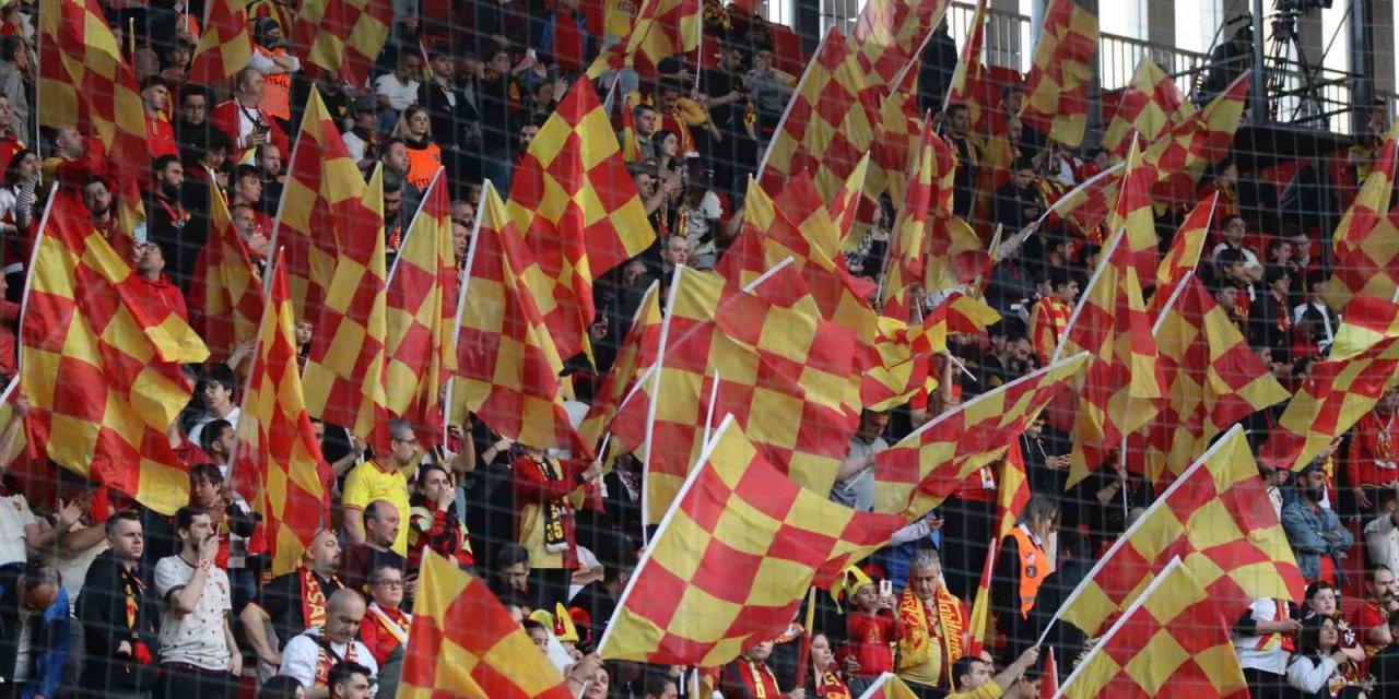 Trendyol Süper Lig: Göztepe: 0 - Galatasaray: 1 (Maç devam ediyor)