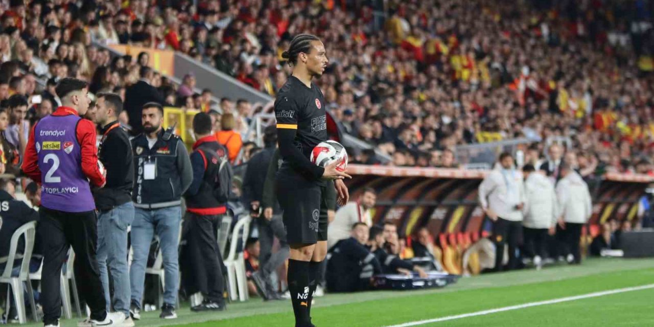 Trendyol Süper Lig: Göztepe: 0 - Galatasaray: 2 (İlk yarı)