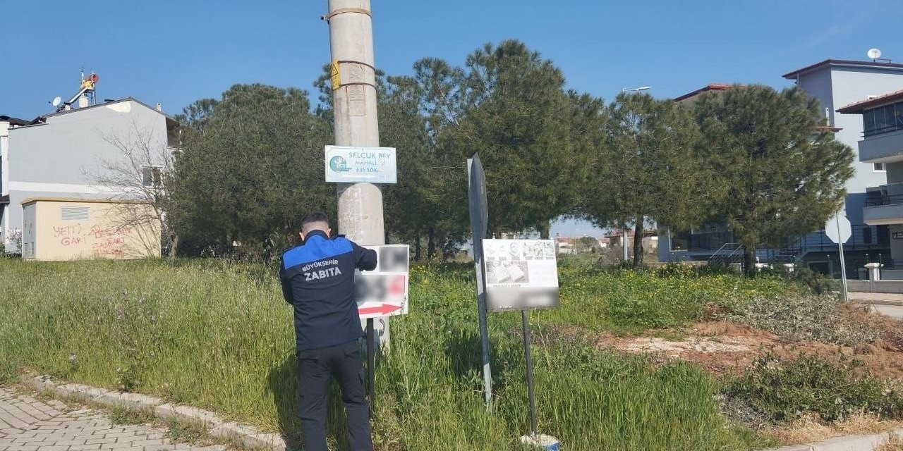 Denizli’de kaçak reklam panoları tek tek kontrol ediliyor