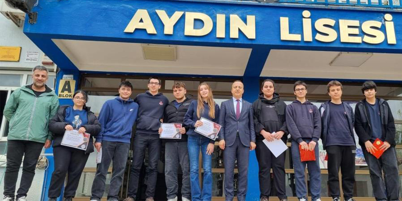 Aydın Lisesi’nden çok yönlü başarı: Öğrenciler ödüllerle döndü