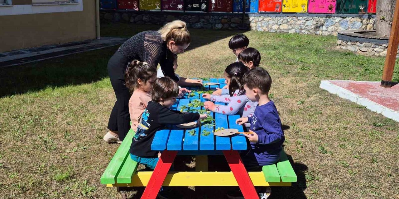 Kuşadası Belediyesi Çocuk Gelişim Merkezi’nde minikler yarınlara hazırlanıyor