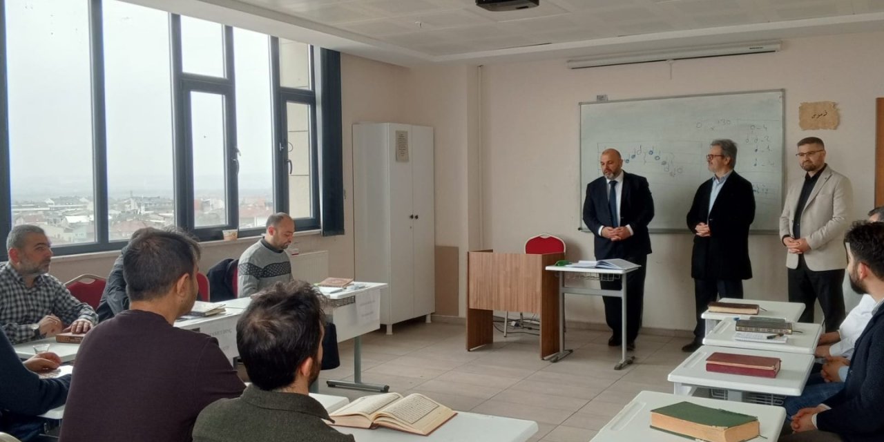 Kütahya’da imam hatip ve müezzin kayyımlara hizmet içi eğitim kursu