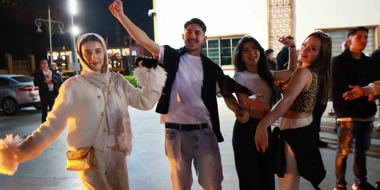 Manisalı Romanlar günlerini kutladı