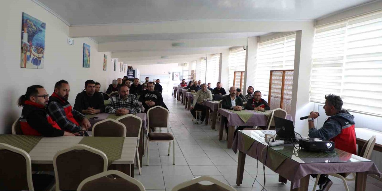 Uşak’ta buzağı kayıplarını azaltmaya yönelik eğitim programı düzenlendi