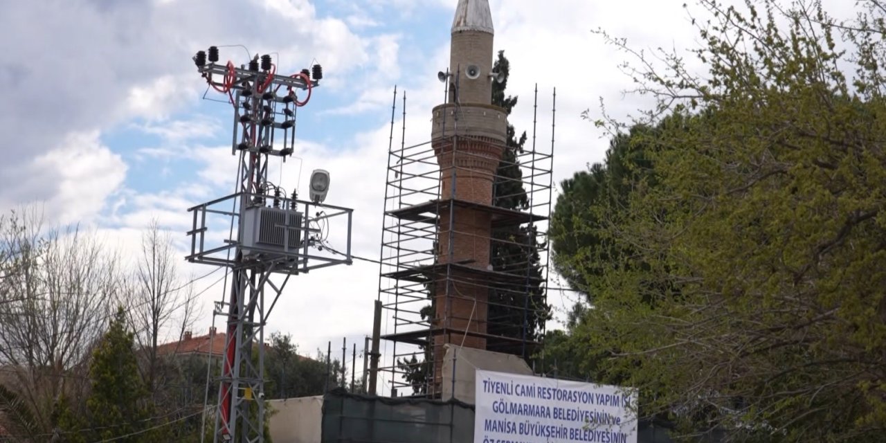 Depremde hasar gören caminin restorasyonuna başlandı