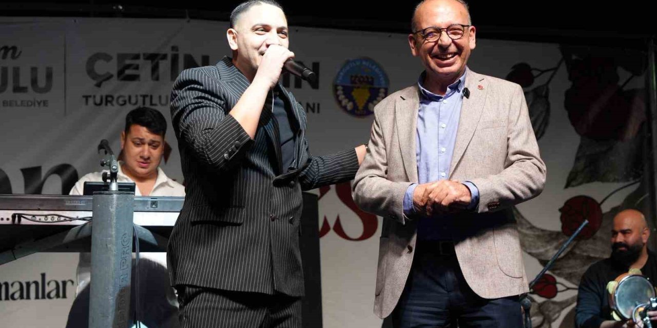 Turgutlu’da ‘Roman Gecesi’ ile eğlence zirveye çıktı