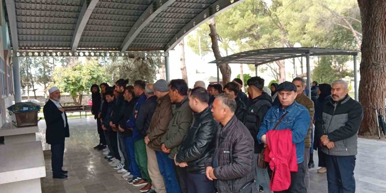 Bot faciasında hayatını kaybeden Afgan çocuk Denizli’de toprağa verildi