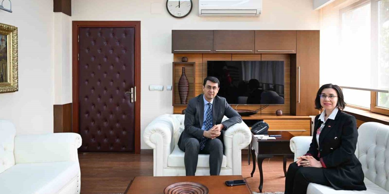 Uşak Belediye Başkan Vekili Özkan, Vali Kartal’ı ziyaret etti