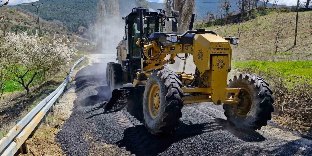 Aydın Büyükşehir ilçelerde yol çalışmalarına devam ediyor