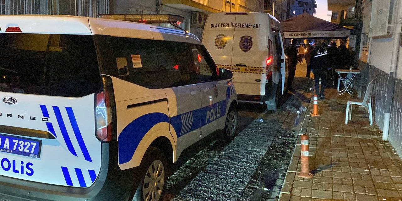 Efeler’de cam silerken düşen kadın hayatını kaybetti