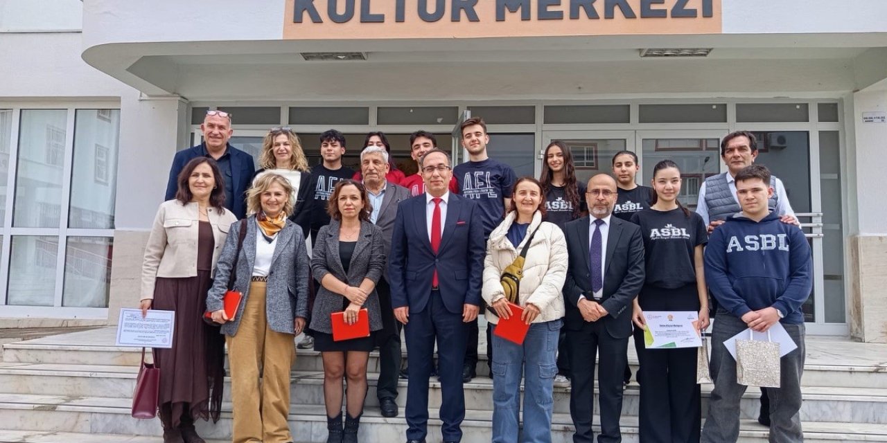 Efeler’de ’İklim Krizi ile Mücadele’ münazarası tamamlandı