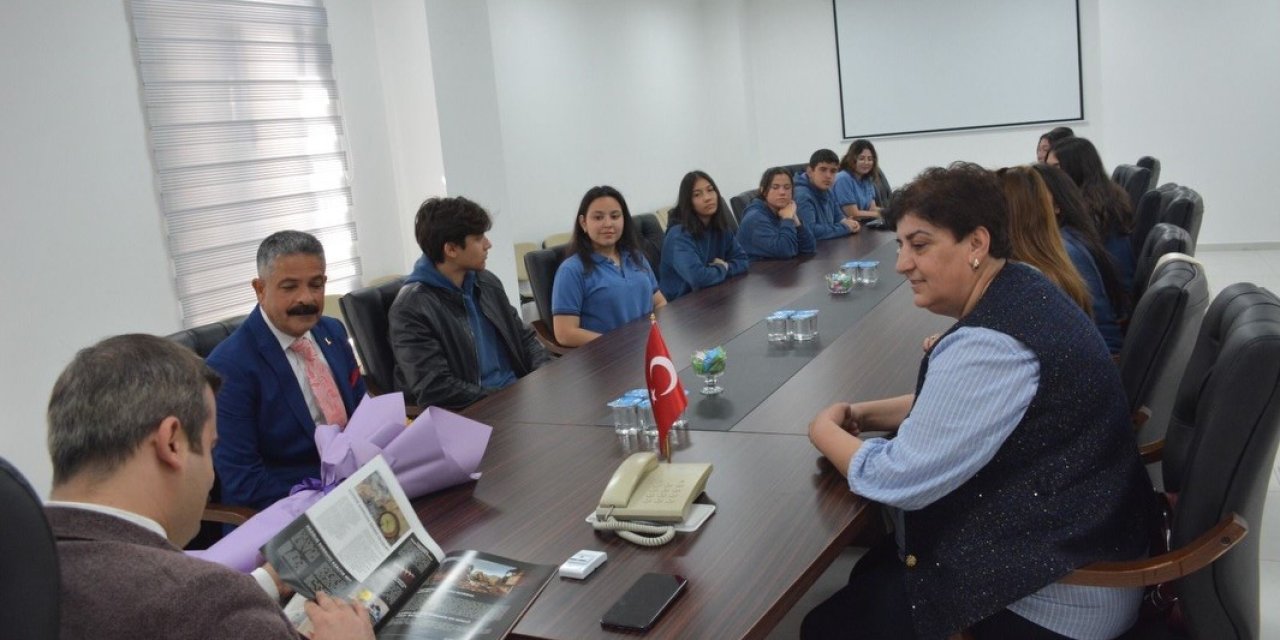 Köyceğiz’de öğrenciler ‘Mavi Mürekkep’ adlı dergi çıkardı