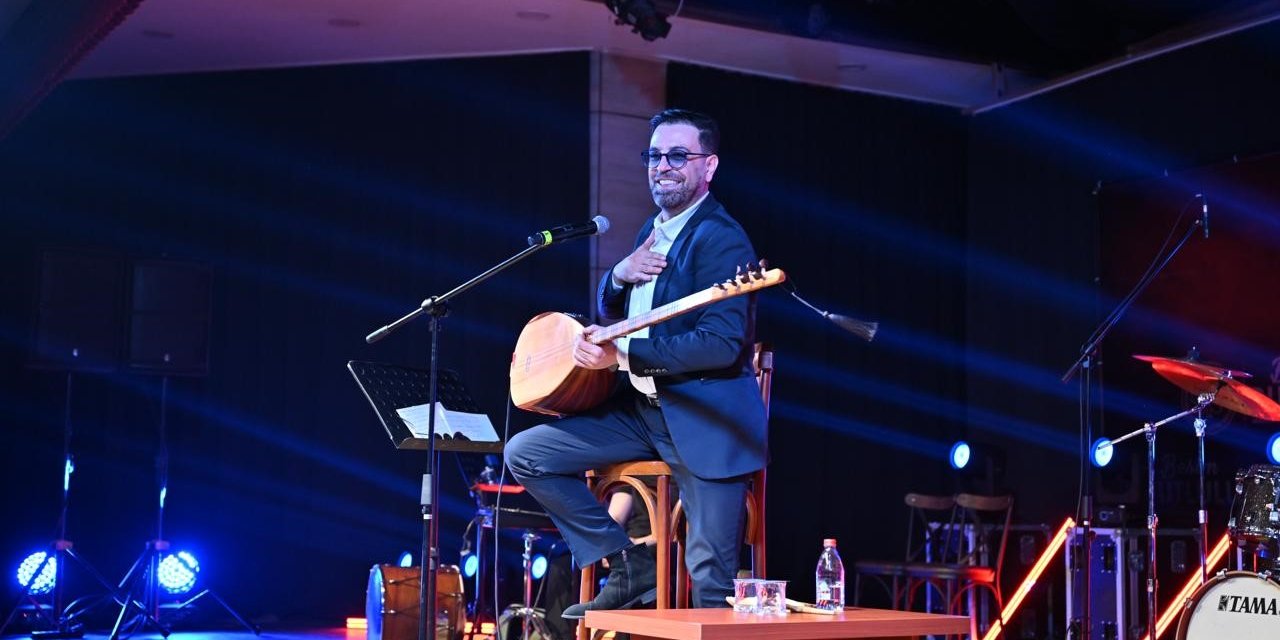 Manisa’da İsmail Altunsaray ile türkü dolu gece