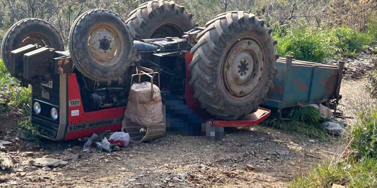 Manisa’da traktör devrildi: 3 ölü