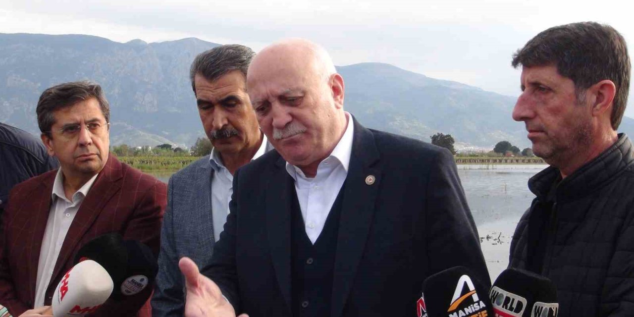 TZOB Genel Başkanı Bayraktar, Manisa’da su altında kalan tarım arazilerini inceledi, destek çağrısı yaptı