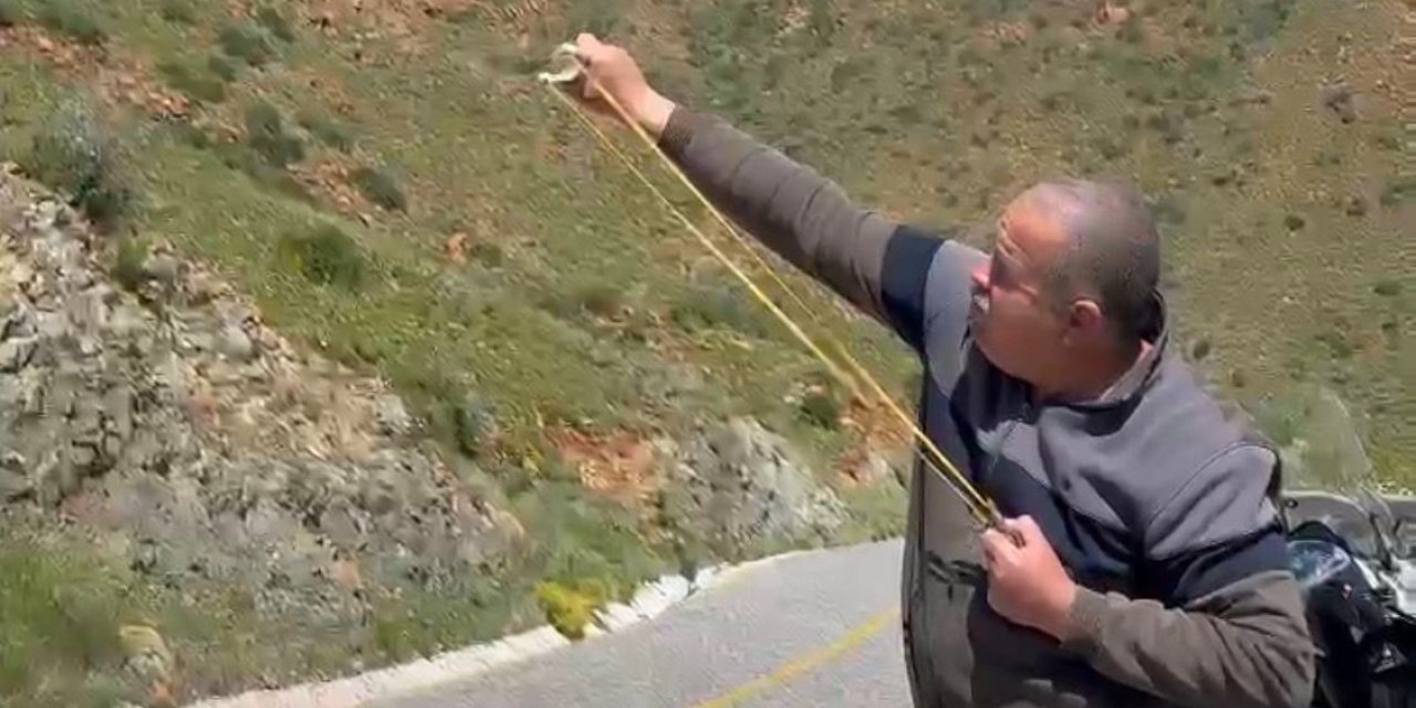 Doğaya sapanla  tohum topu attılar