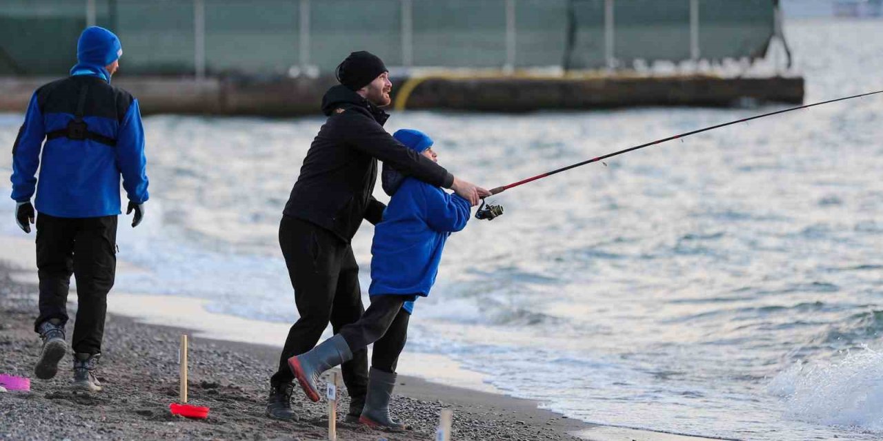 Aliağa’da "At-Çek Balık Avı Festivali" coşkusu