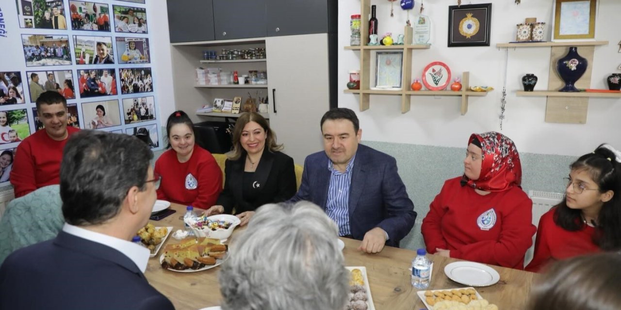 Kütahya’da "Farklı değil, birlikte" projesi hayata geçirildi