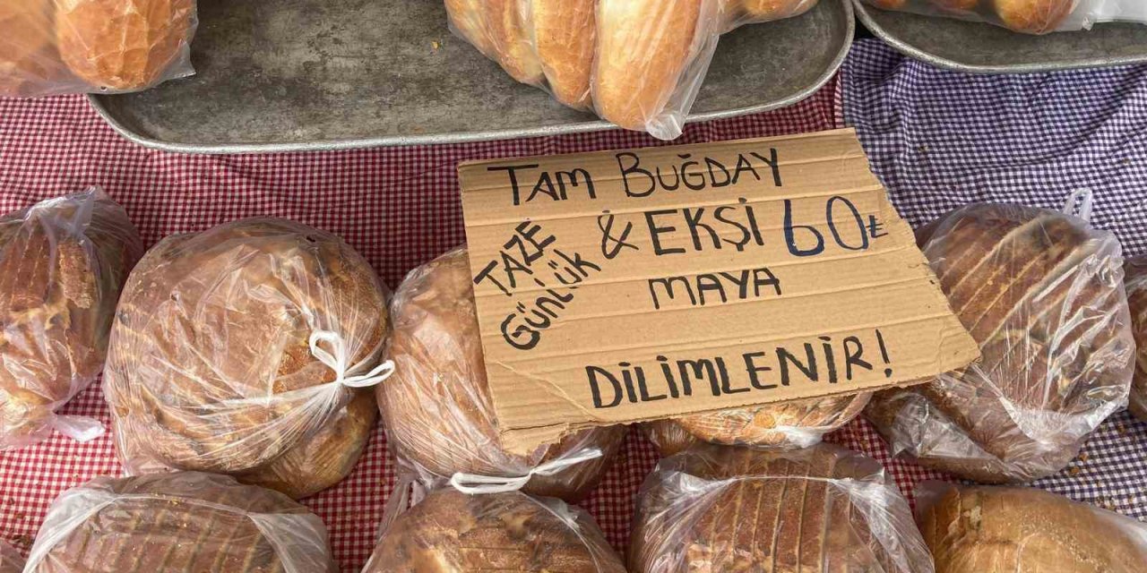 Pazarda etiketsiz ve ambalajsız ekmek satan esnaf hakkında işlem yapıldı