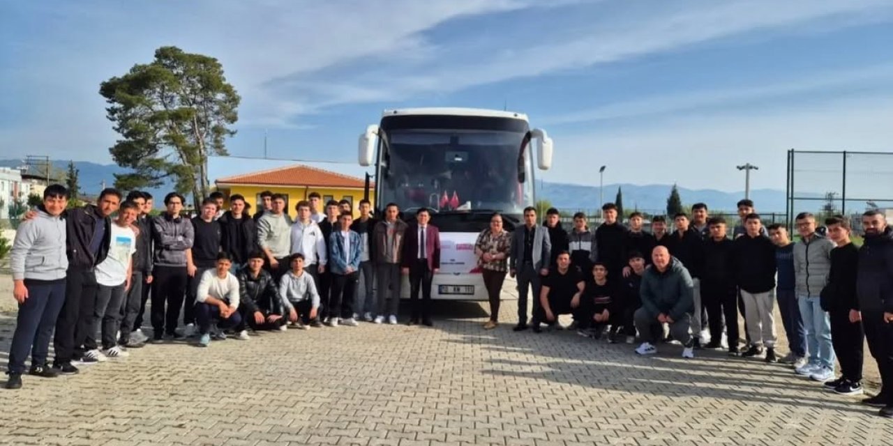 Yenipazarlı öğrenciler Çanakkale’ye uğurlandı