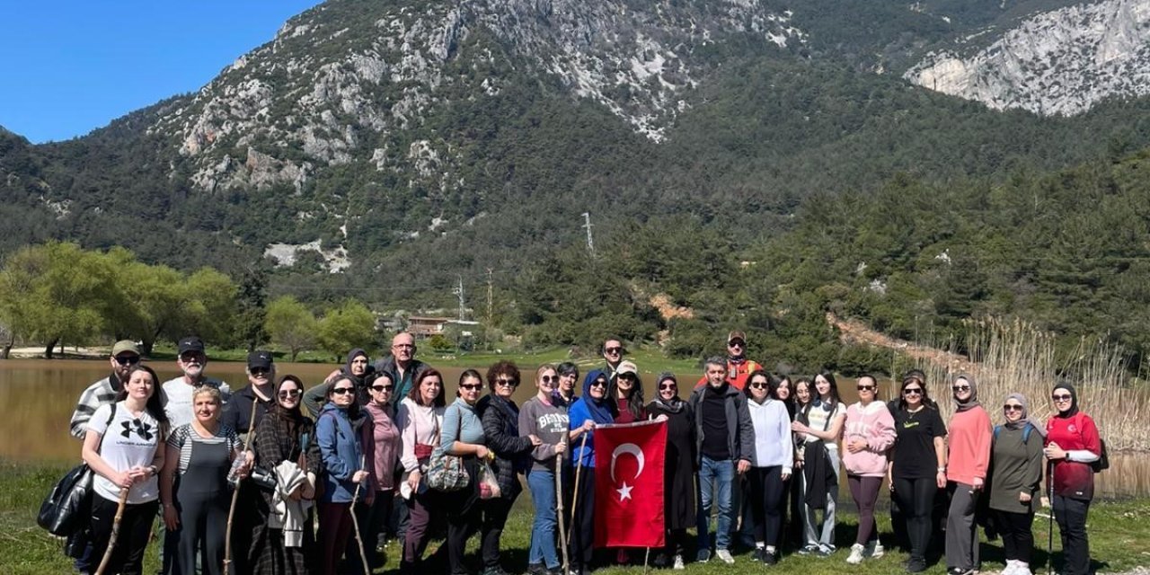 Şehzadeler’de doğaseverler yürüyüşte buluştu