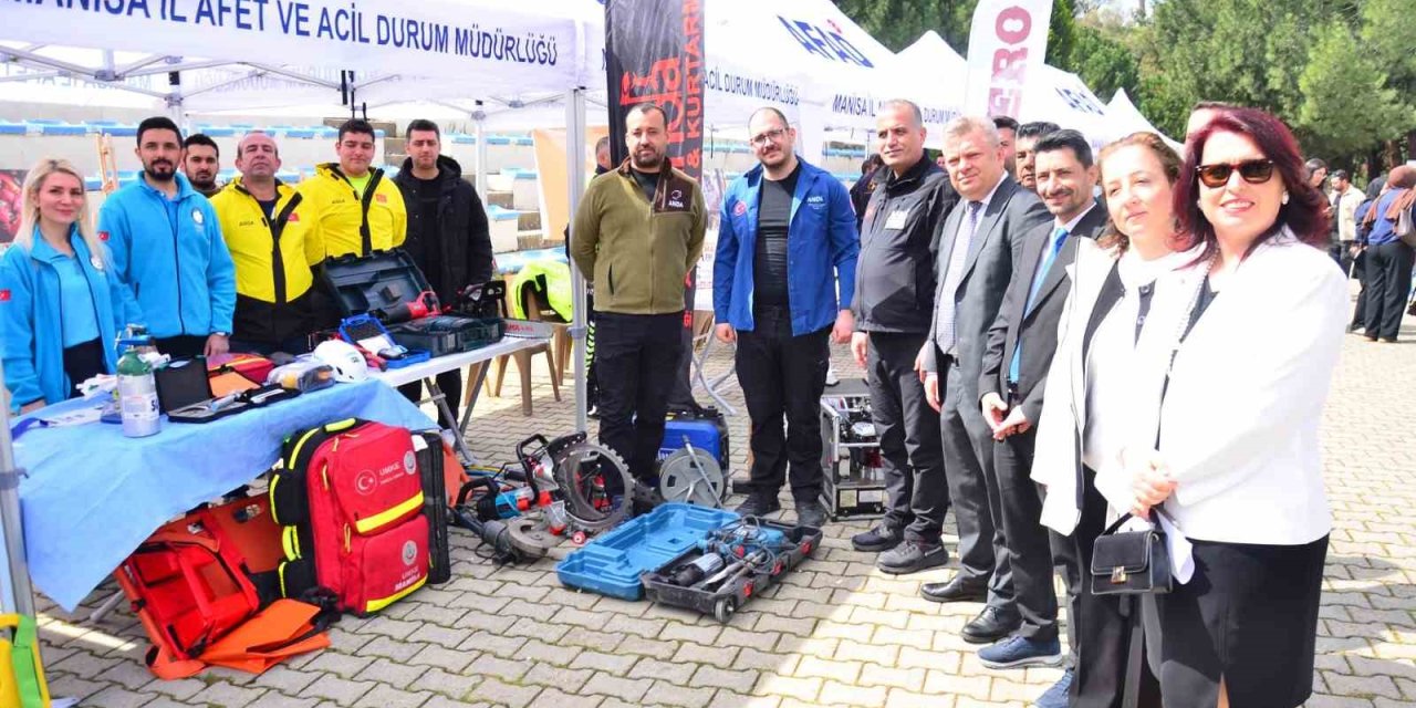 MCBÜ’de ’Afetlerde insan olmak’ sempozyumu